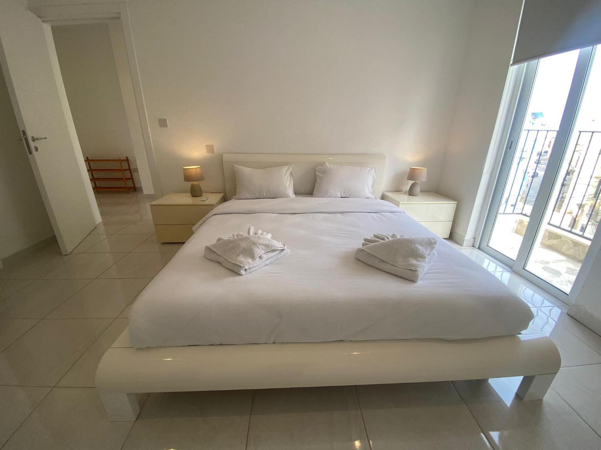 Spectacular Distant Seaview Apt Sliema Extérieur photo