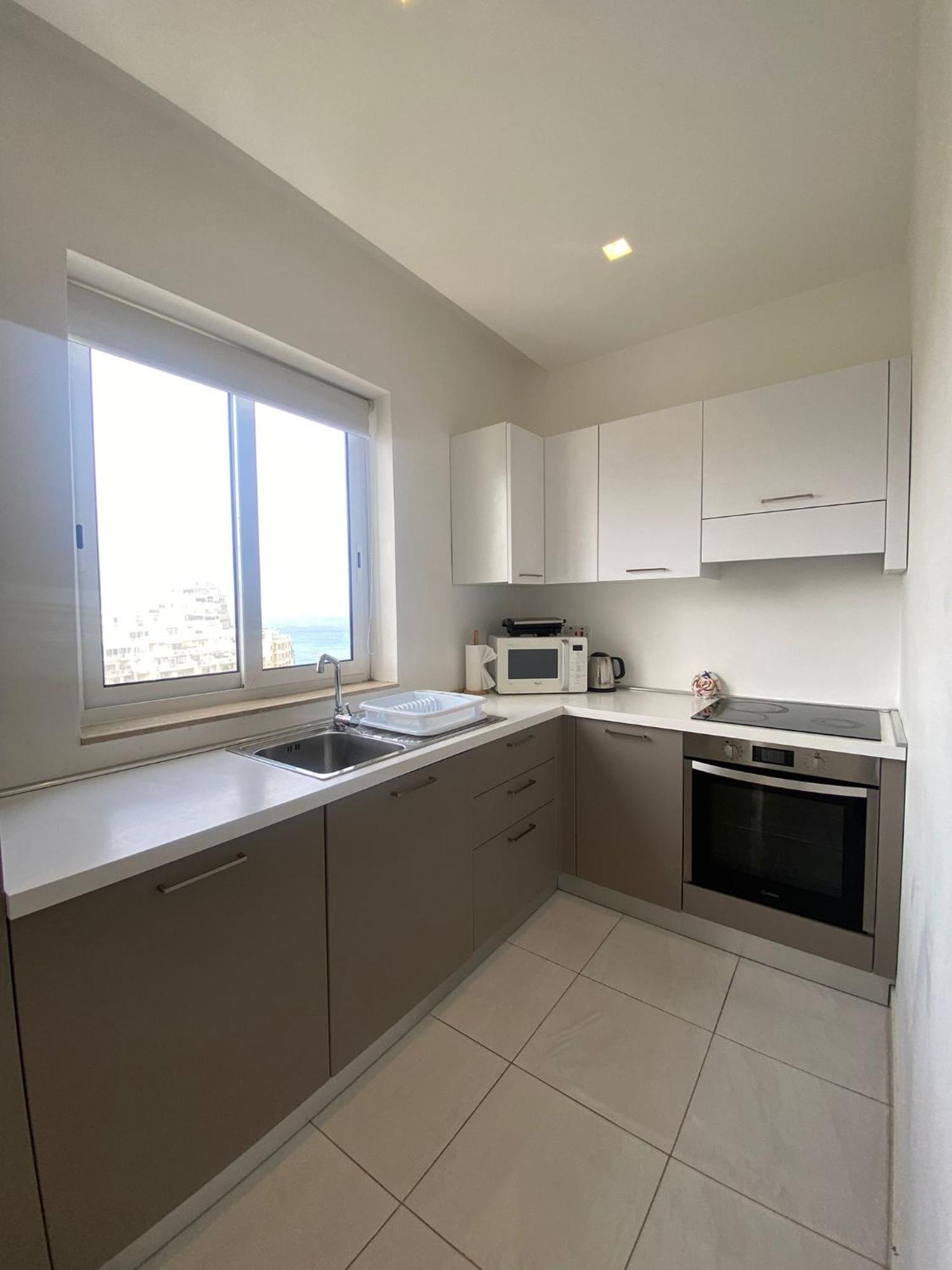 Spectacular Distant Seaview Apt Sliema Extérieur photo