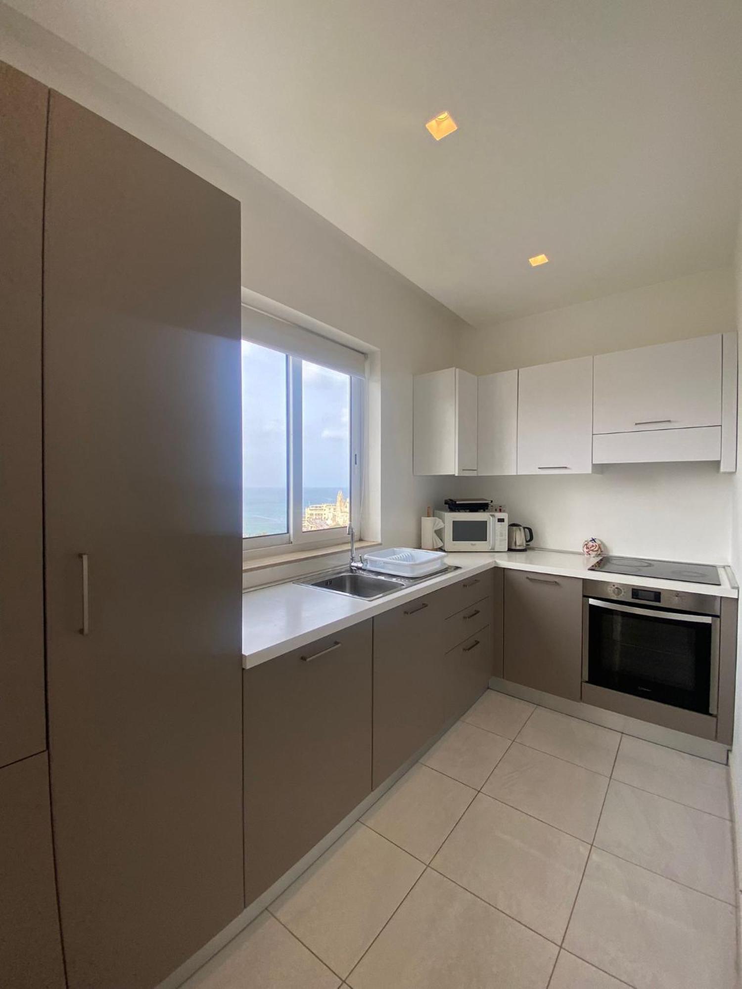 Spectacular Distant Seaview Apt Sliema Extérieur photo
