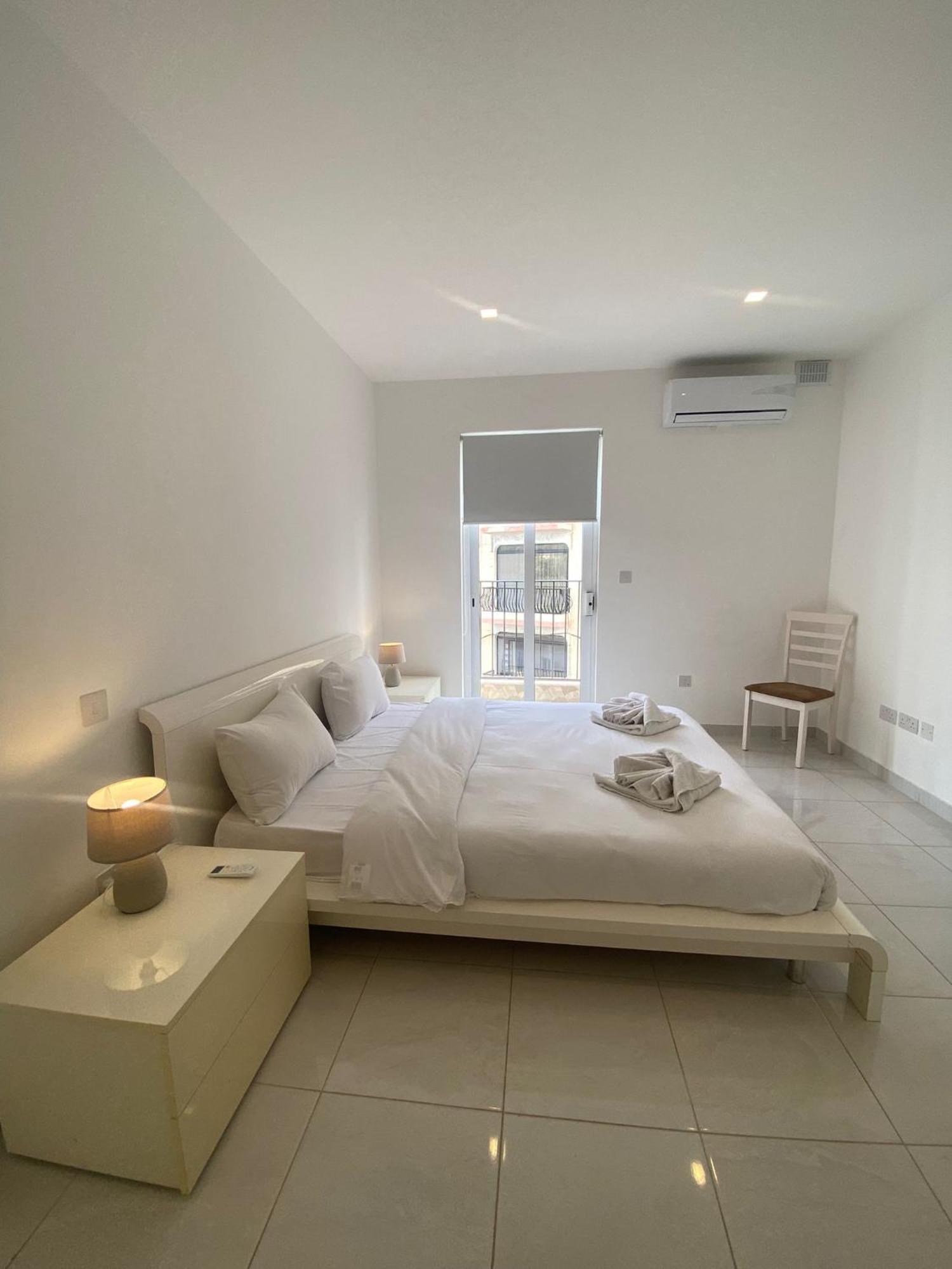 Spectacular Distant Seaview Apt Sliema Extérieur photo